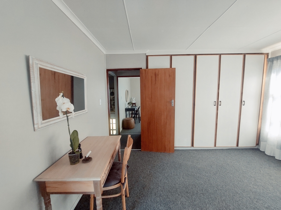 2 Bedroom Property for Sale in Heatherlands Western Cape